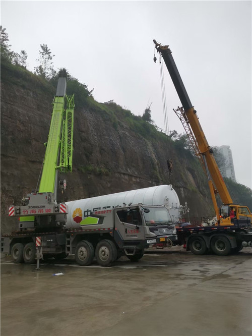 克东县“不怕风雨冻”—— 吊车的 “恶劣环境适应” 技术